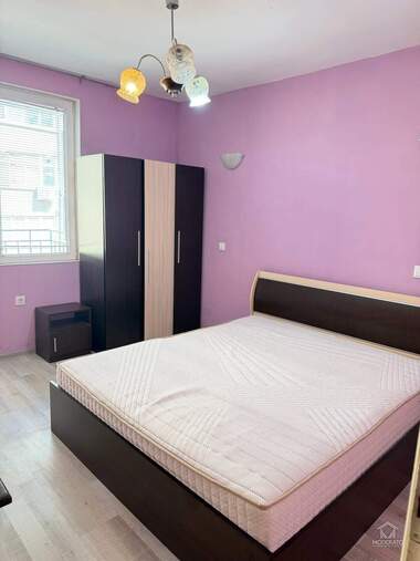 Închiriere - Apartament în Văzrajdane,  Burgas