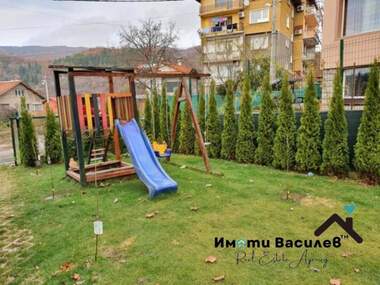 Продажба - Етаж от къща във Владая,  София