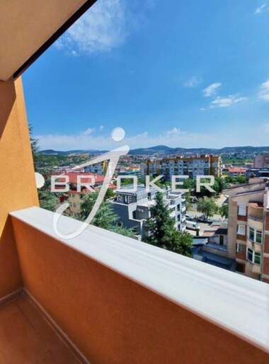 Închiriere - Apartament în Văzrojdenți,  Kărdjali