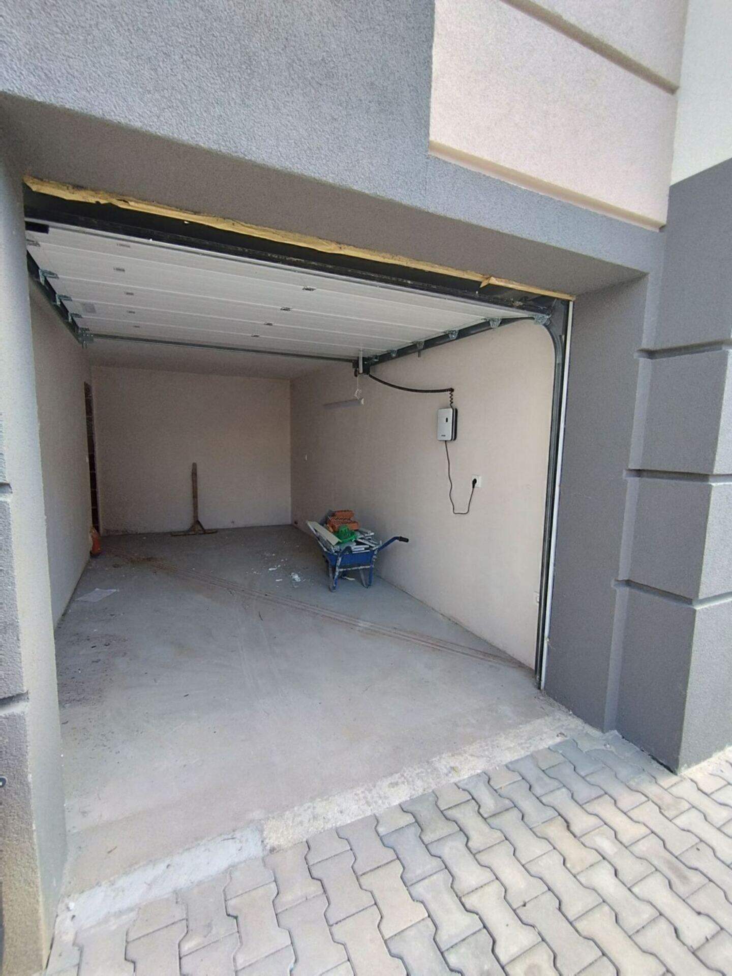 Parkplatz in Waroscha, Targowischte – Foto 6
