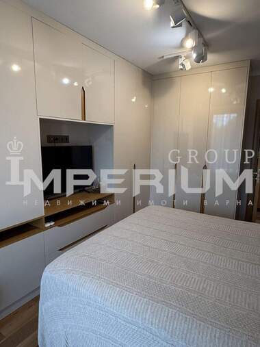 Închiriere - Apartament în Ceaîka,  Varna