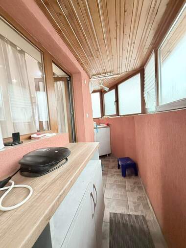 Miete - Wohnung in Wazrajdane,  Burgas