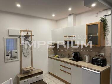 Închiriere - Apartament în Vinița,  Varna