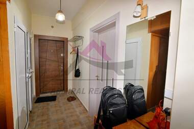 Închiriere - Apartament în Ceaîka,  Varna