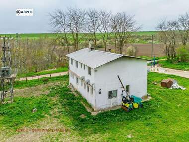 For sale - Сгради в Плевен, област, гр. Долни Дъбник за 600 000, Евро - Building with real estate in Dolni Dabnik,  Pleven
