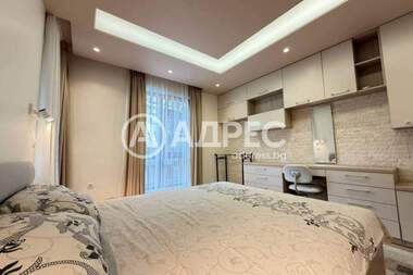 Închiriere - Apartament în Center,  Varna