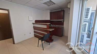 For rent - Office in Liatno kino Trakia,  Varna