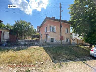 Vânzare - Casă în Banița,  Vrața