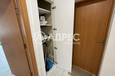 Închiriere - Apartament în Kolhozen pazar,  Varna