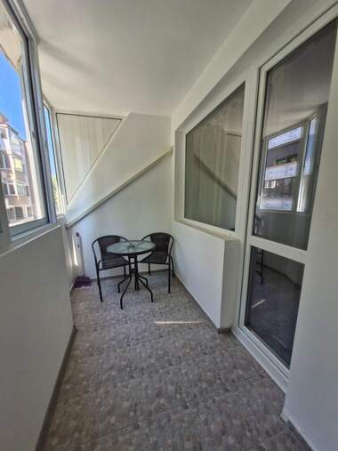 Închiriere - Apartament în Lazur,  Burgas