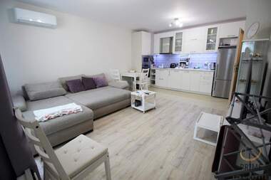 Miete - Wohnung in Wazrajdane,  Burgas