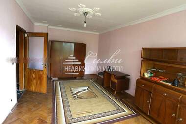 Închiriere - Apartament în Dobrudjanski,  Șumen