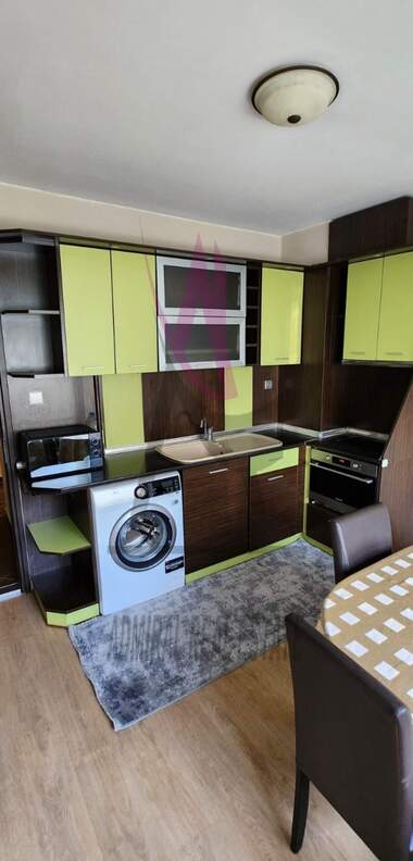Kira - Apartman olarak Vazrajdane 4,  Varna