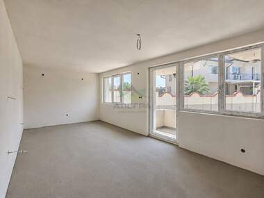 Vânzare - Apartament în Ustrem,  Pazardjik