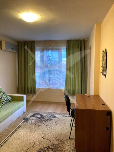 Închiriere - Apartament în Levski,  Varna