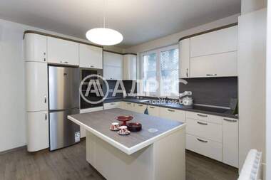 Închiriere - Apartament în Izgrev,  Sofia