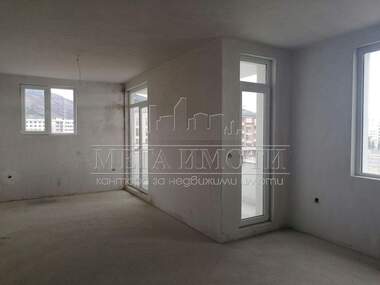 Продажба - Апартамент в Ново Село,  Сливен