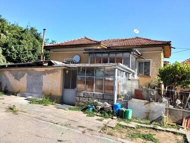Satış - Ev olarak Lisets,  Loveç