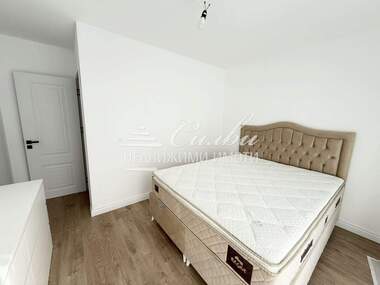 Vânzare - Apartament în Center,  Șumen