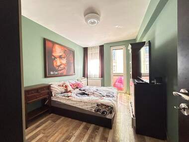 Vânzare - Apartament în Bazar Levski,  Varna