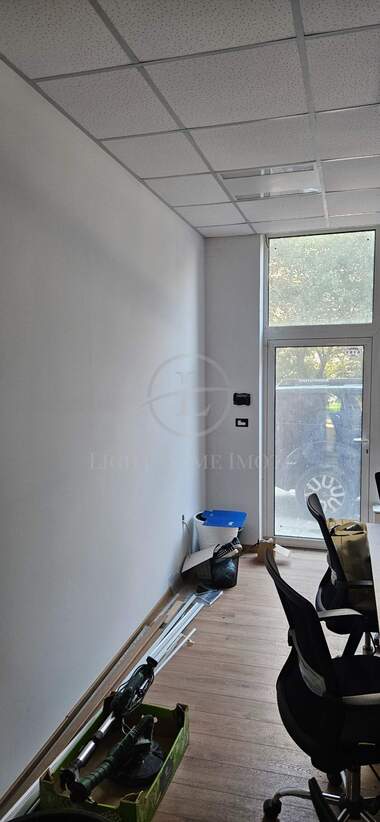 For sale - Office in Iujen,  Plovdiv