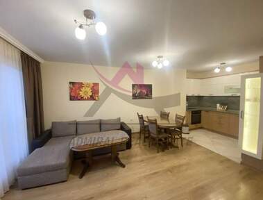 Închiriere - Apartament în Ceaîka,  Varna