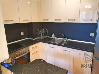 Închiriere - Apartament în Lazur,  Burgas