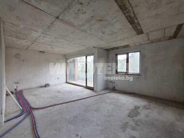 For sale - House in Voluiak,  Sofia