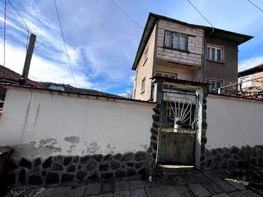 Verkauf - Etage von Haus in Dupniza,  Küstendil