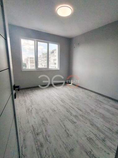 For sale - Apartment in Vazrajdane 2,  Varna