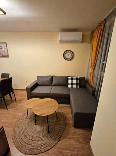Miete - Wohnung in Mladejki halm,  Plowdiw
