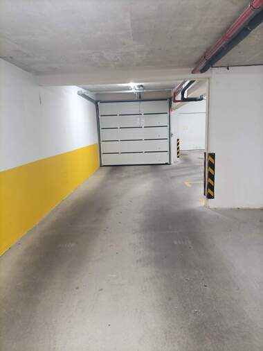 Продажба - Паркомясто в Операта,  Варна