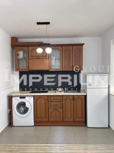 Închiriere - Apartament în Okrăjna bolnița - Generali,  Varna