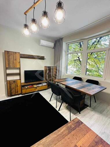 Închiriere - Apartament în Zimno kino Trakia,  Varna