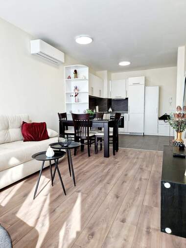 Închiriere - Apartament în Levski,  Varna