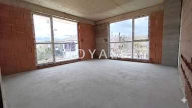 Продажба - Апартамент в Галата,  Варна