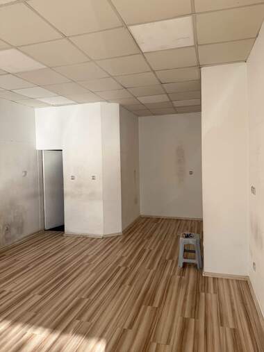 Miete - Laden/Büro/Schönheitssalon/Gastronomie in Center,  Sovia