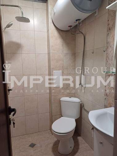 Închiriere - Apartament în Kolhozen pazar,  Varna