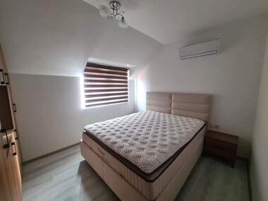 Închiriere - Apartament în Mladejki hălm,  Haskovo