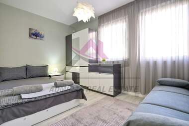 For rent - Apartment in Kolhozen pazar,  Varna