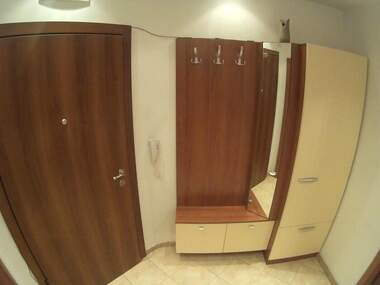 Închiriere - Apartament în Văzrajdane,  Burgas