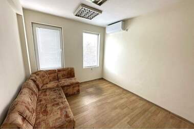 For rent - Office in Targovia na edro,  Ruse