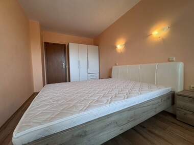Închiriere - Apartament în Zornița,  Burgas