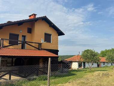 Vânzare - Casă în Radiuvene,  Lovece