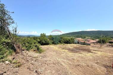 Vânzare - Teren de construcții în Djuliunița,  Veliko Tărnovo