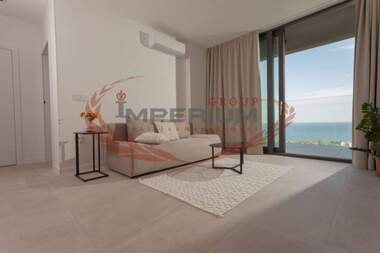 Închiriere - Apartament în Ceaîka,  Varna
