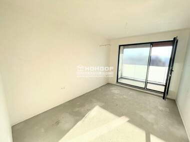Vânzare - Apartament în Hristo Smirnenski,  Plovdiv