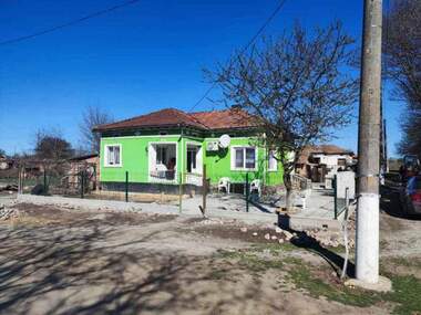 Продажба - Къща в Загорци,  Добрич