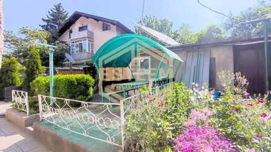 Verkauf - Etage von Haus in Drujba 2,  Ruse