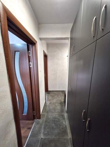 Închiriere - Apartament în Văzrajdane,  Burgas